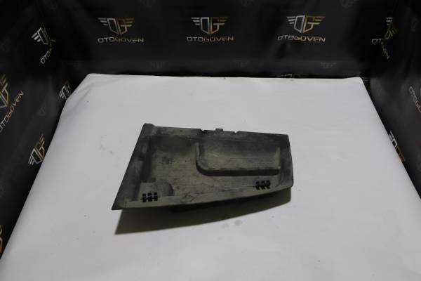 FORD TRANSİT 460 ED ÇIKMA PARÇA TRANSİT V347 GÖĞÜS PLASTİĞİ ÜSTÜ